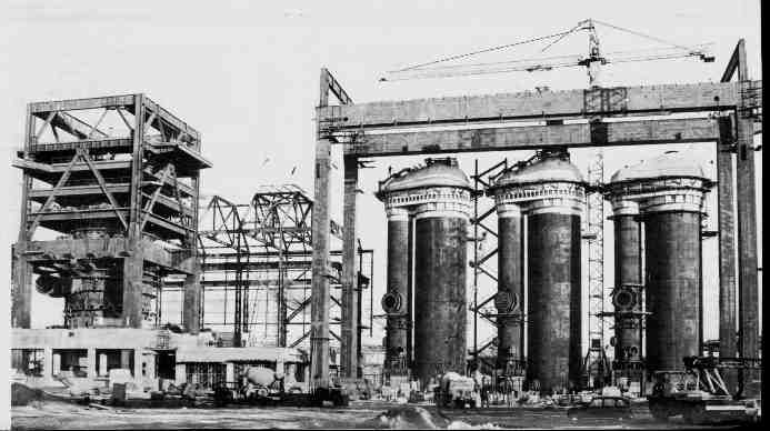 démarré en 1971, le chantier SOLMER est durant deux ans le plus grand chantier du monde (les cowpers du HF1, photo SOLMER), cliquez pour agrandir